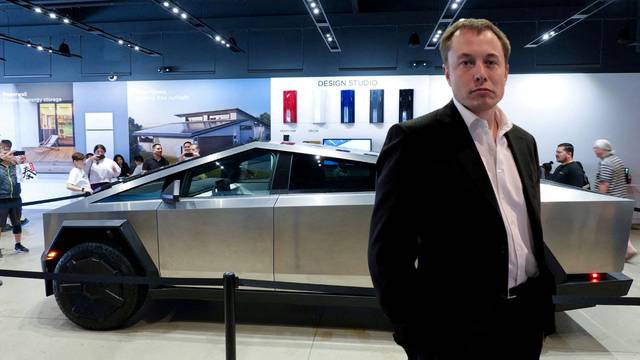 Elon Musk predstavio je svoj Cybertruck: Evo koliko trebate izdvojiti za ovo posebno vozilo