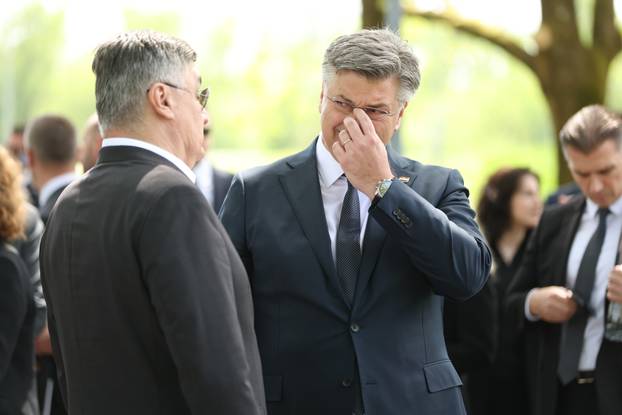 Predjednik Milanović i premijer Plenković razmijenili nekoliko riječi u Jasenovcu