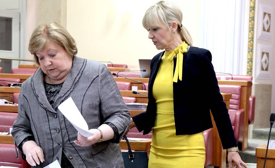 Sunce u Saboru: Ingrid žutom haljinom uljepšala tmurni dan