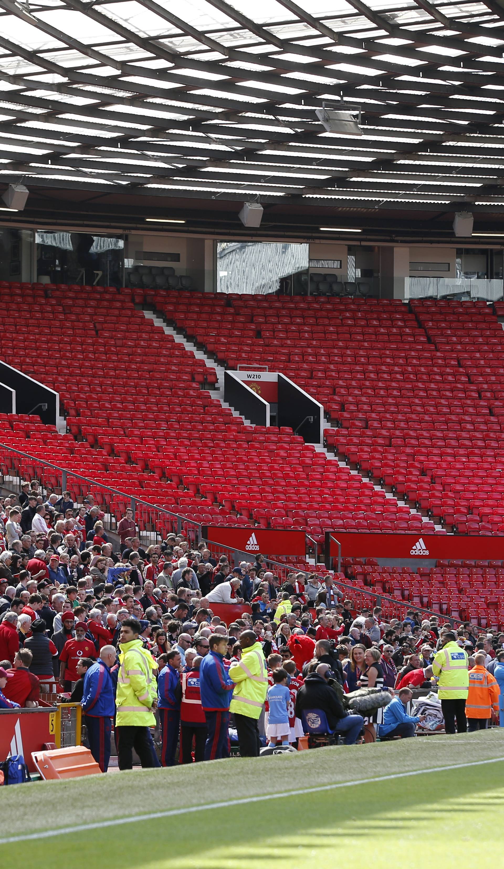 Manchester United v AFC Bournemouth - Barclays Premier League