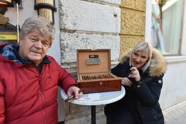 Žena koja proizvodi cigare Sanja Lopar