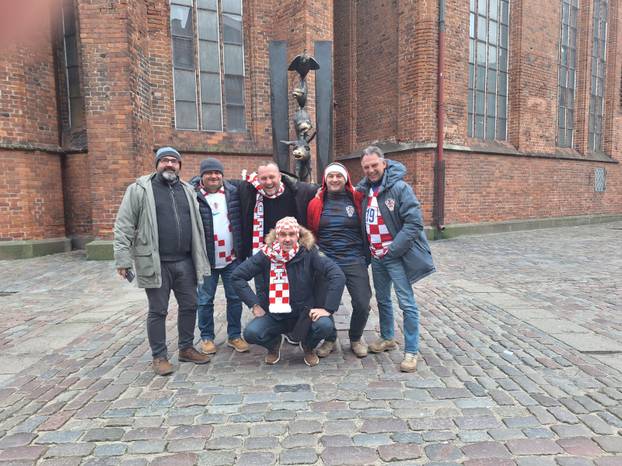 FOTO Navijačka ludnica u Rigi: Evo kakva je atmosfera u Latviji uoči važne utakmice 'vatrenih'