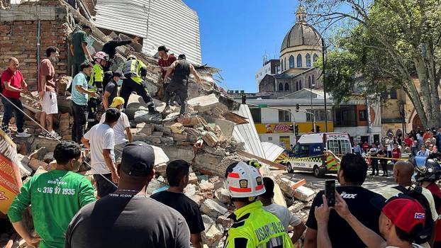 Collapsed buildings in Pereira after earthquake strikes Colombia