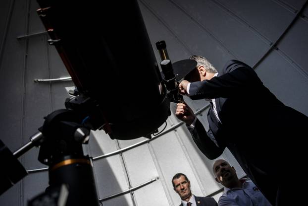 Predsjednik Zoran Milanović posjetio je Makarsku zvjezdarnicu