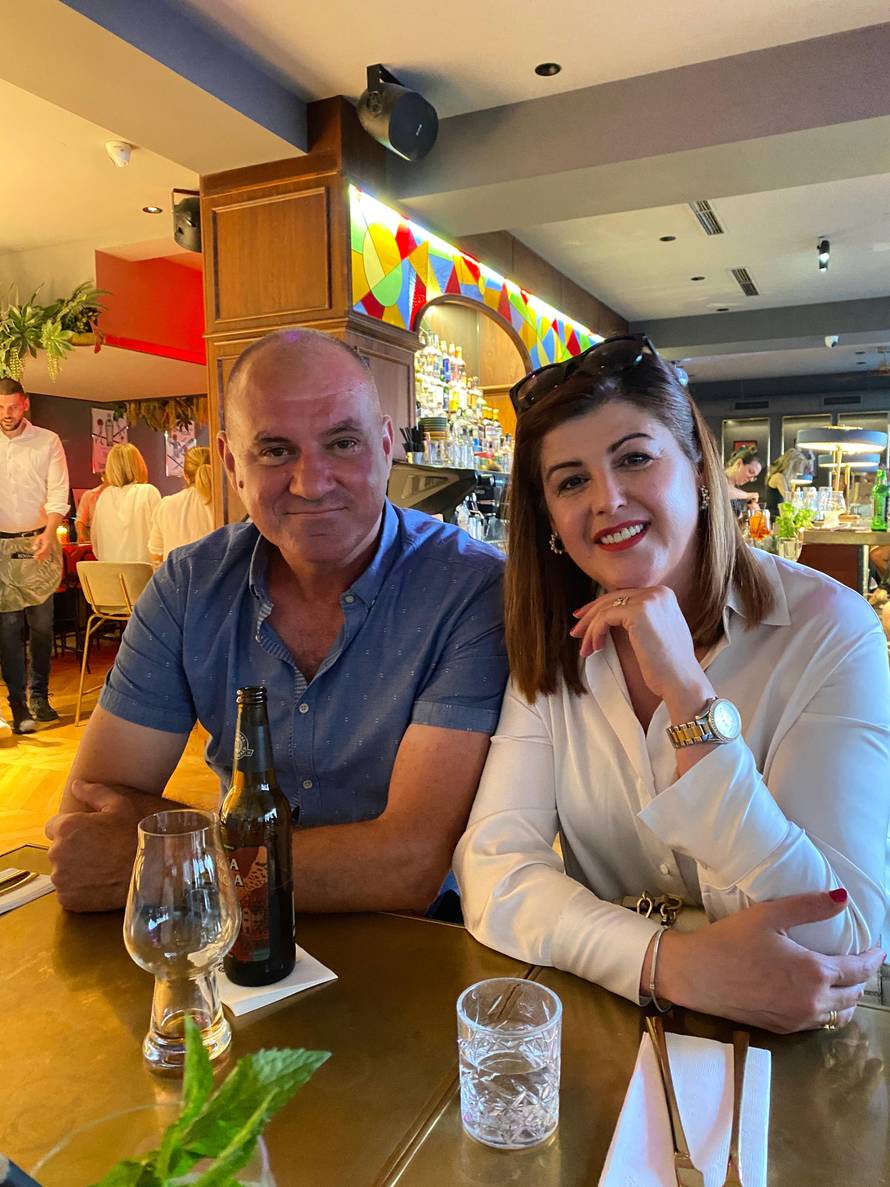 EKSKLUZIVNO Nikad viđene fotke misice Laure: Tata joj je oduvijek bio uzor i idol...