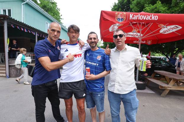 SP 2026 Mississauga: Fenomenalan susret hrvatskih navijača, Dinamovac ljubio grb Hajduka a Hajdukovac Dinama
