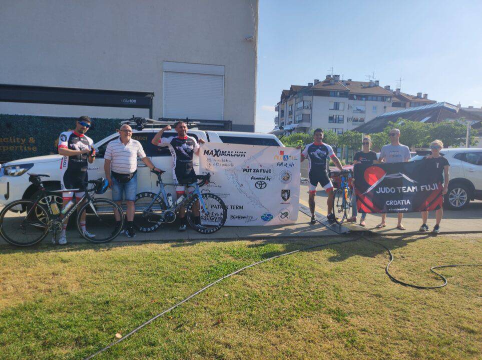 Humanitarci biciklima krenuli na put od 3100 kilometara duž hrvatske granice za pomoć djeci