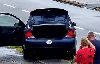 Auto naletio na pješakinju u Slavonskom Brodu i ozlijedio ju