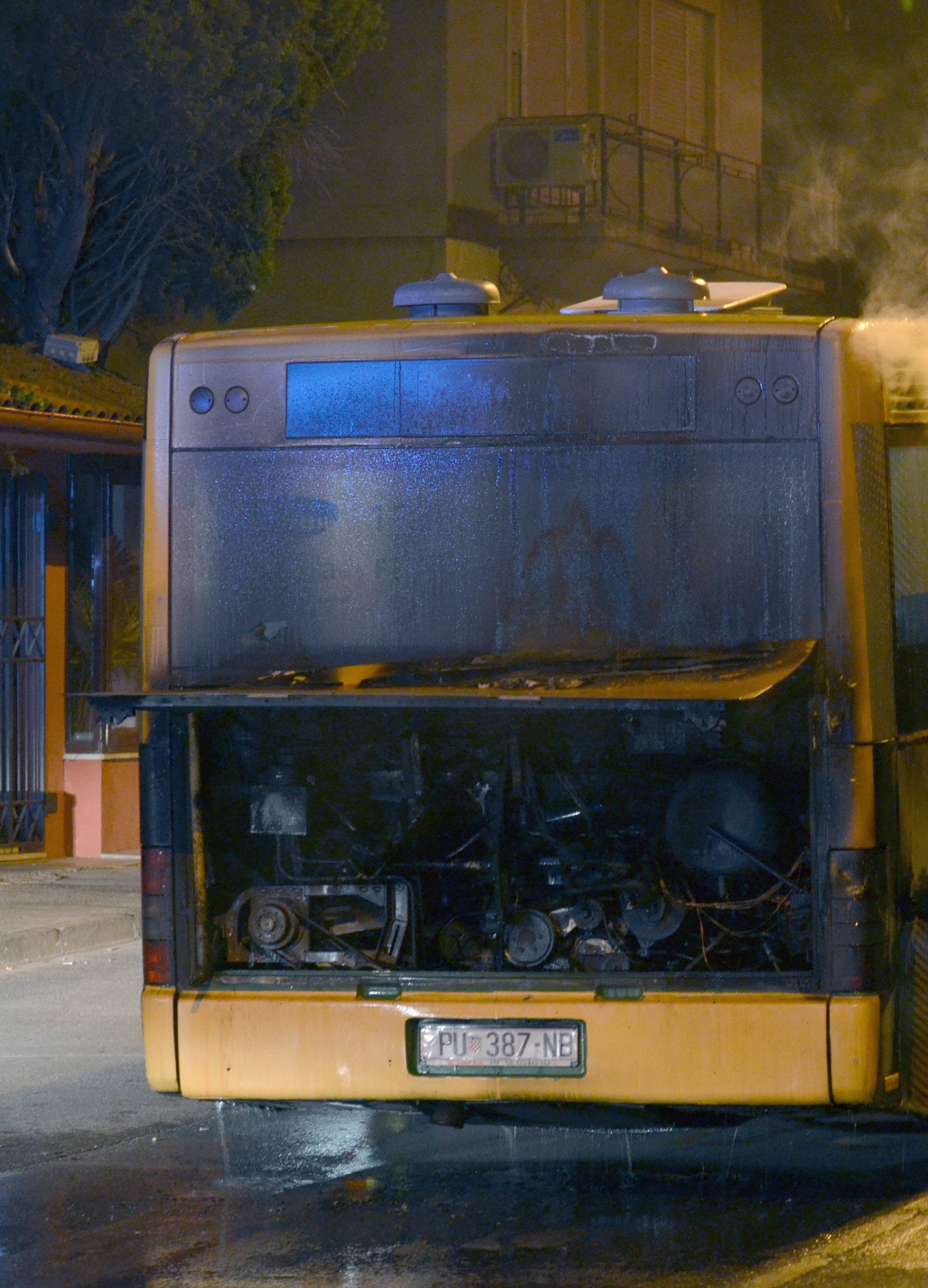 Zapalio se gradski autobus u Puli, srećom nema ozlijeđenih