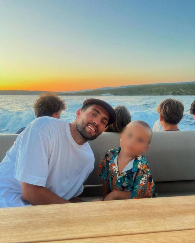 FOTO Kovačić uživao na jahti s Modrićem, evo kako je proveo ljeto na jadranskoj obali