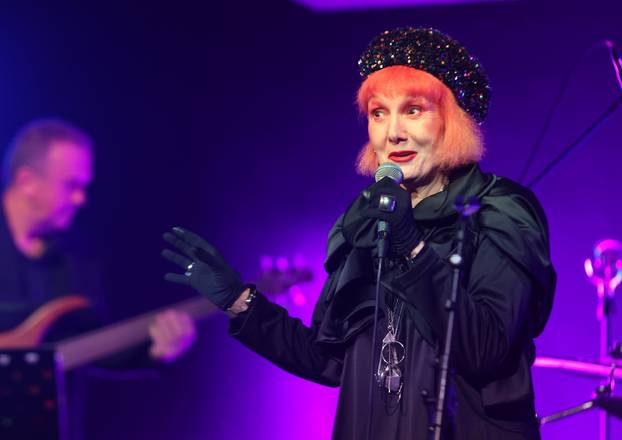 Šibenik: Josipa Lisac održala koncert u Kući umjetnosti Arsen