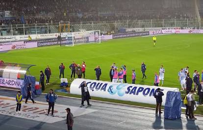 Zbog potresa prekinuli susret: Dva Hrvata na stadionu straha