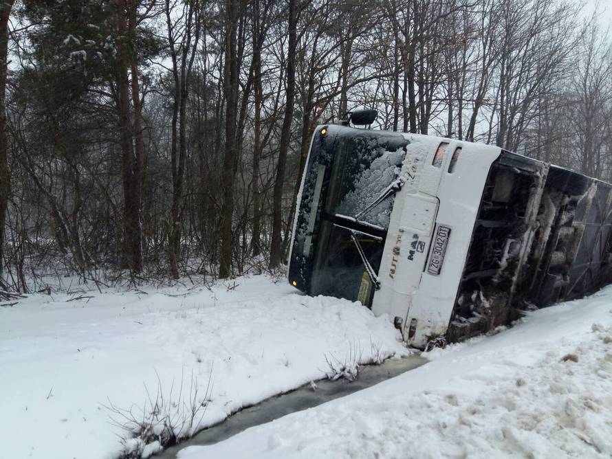 HGSS nepokretnom muškarcu kod Gračaca donio hranu i drva