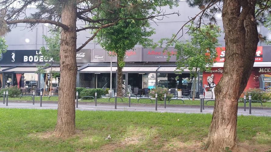 Uhitili mladića zbog bacanja bombe na kafiće u Prečkom