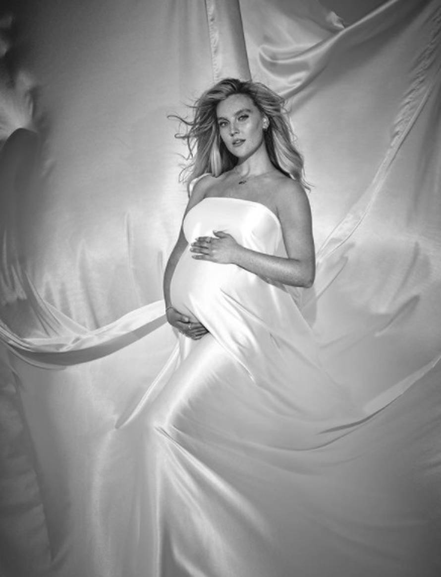 Perrie Edwards na društvenim mrežama podijelila prvu fotku sina i otkrila njegovo ime