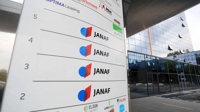 Zagreb: Policija i novinarske ekipe ispred sjedišta JANAF-a u Miramarskoj