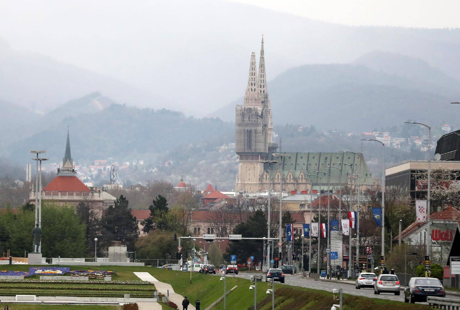 Zagreb: Potes magnitude 5,3 stupnjeva oštetio je Zagrebačku kadedralu