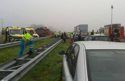 Kriva je magla: Sudarilo se 150 vozila, 26 ljudi je ozlijeđeno