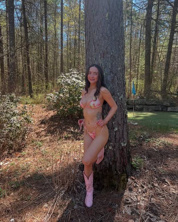 FOTO Napustila faks i okrenula internet naglavačke: Mjesečno zarađuje vrtoglavu cifru