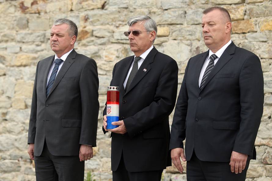 Zagreb: DrÅ¾avni vrh poklonio se na Oltaru domovine povodom Dana drÅ¾avnosti