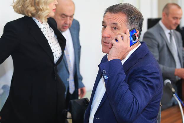 Osijek: Luka Modri? svjedo?io na su?enju bra?i Mami? i ostalima