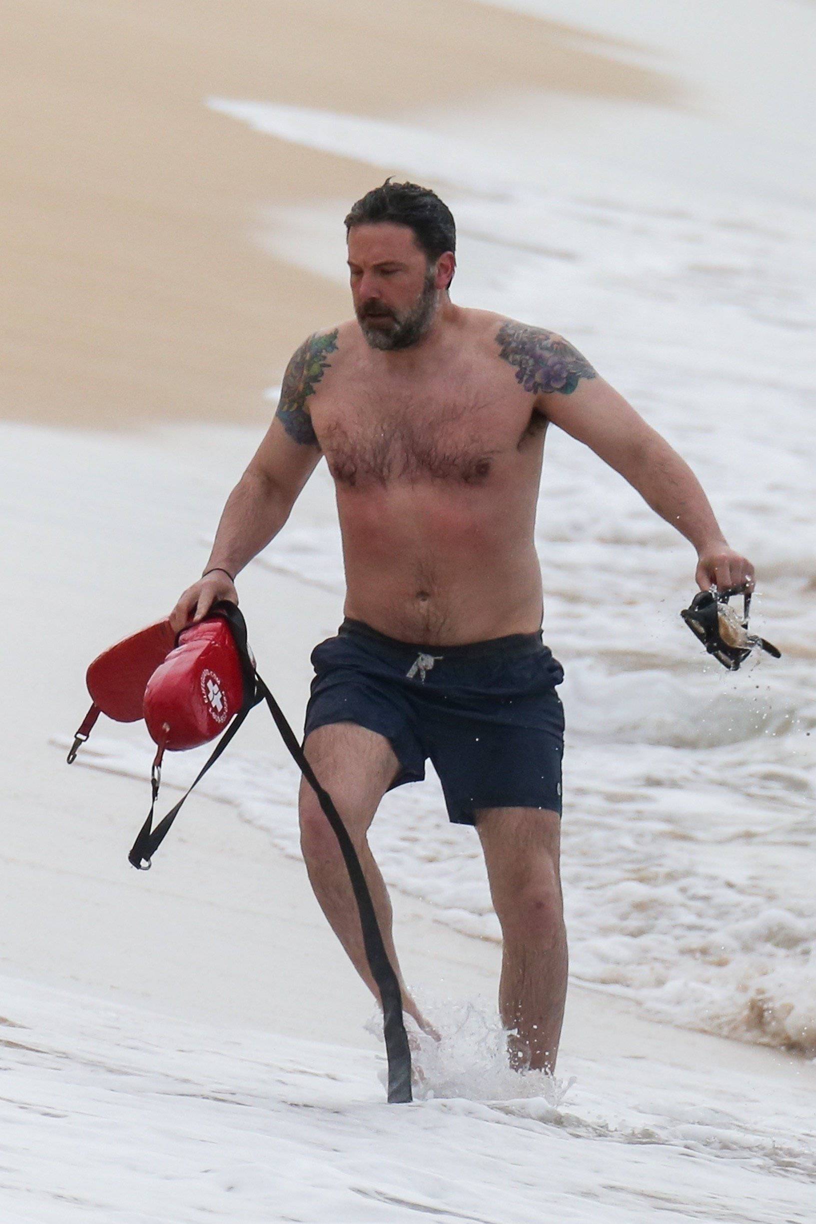 *PREMIUM-EXCLUSIVE* Ben Affleck shows off some colorful tattoos while filming "Triple Frontier"