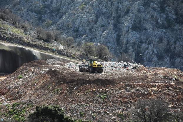 24SATA Sveti Juraj: Odlagalište otpada u sklopu Parka prirode Velebit