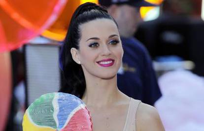 Katy Perry: Prije su mi smetale moje velike grudi, sad više ne