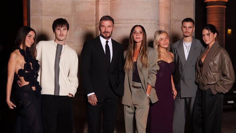 Obitelj Beckham okupila se na novoj fotki, no jedan član fali...