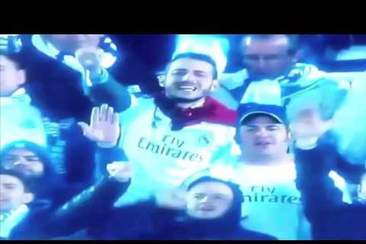 Dok je Benzema izlazio iz igre, navijači pjevali: "Valbueeenaa"