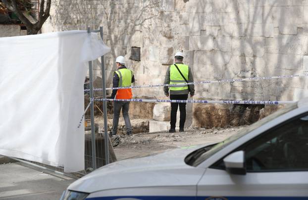 Split: Na radnika pala kamena gromada te ga priklještila, prevezen je u bolnicu