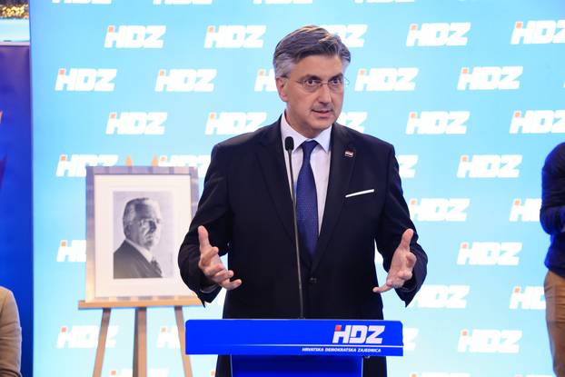 Zagreb: Sve?ano obilježavanje 36. obljetnice osnutka HDZ-a na terenu NK Jarun