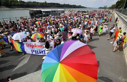 Tisuće ljudi na Prideu u Budimpešti najavili borbu protiv vladine politike