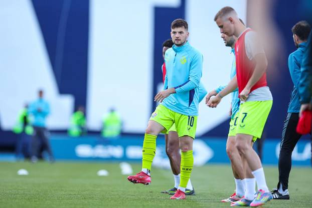 Zagreb: Zagrijavanje igra&ccaron;a prije po&ccaron;etka utakmice Dinamo - Lokomotiva