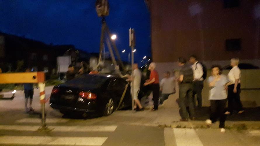 Demolirao Audi: Pijani vozač autom probio betonsku ogradu