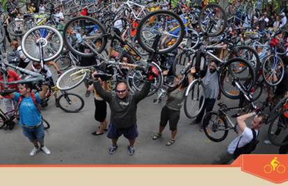 Sindikat biciklista prosvjeduje ispred Poglavarstva i MUP-a