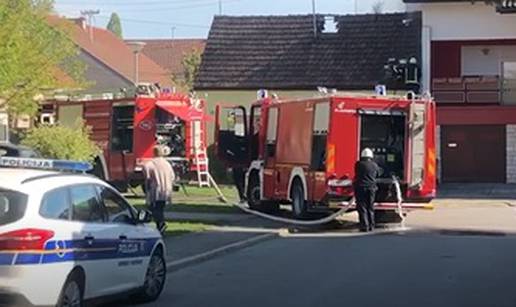 Gori krovište kuće u Osijeku: U požaru nema ozlijeđenih