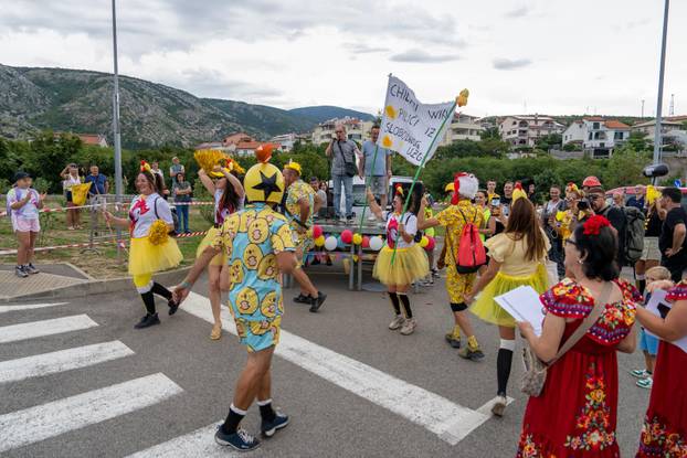 Senj: Održana 1. Senjska maškarana utrka 'Gravity race Senj 2025' podno tvrđave Nehaj