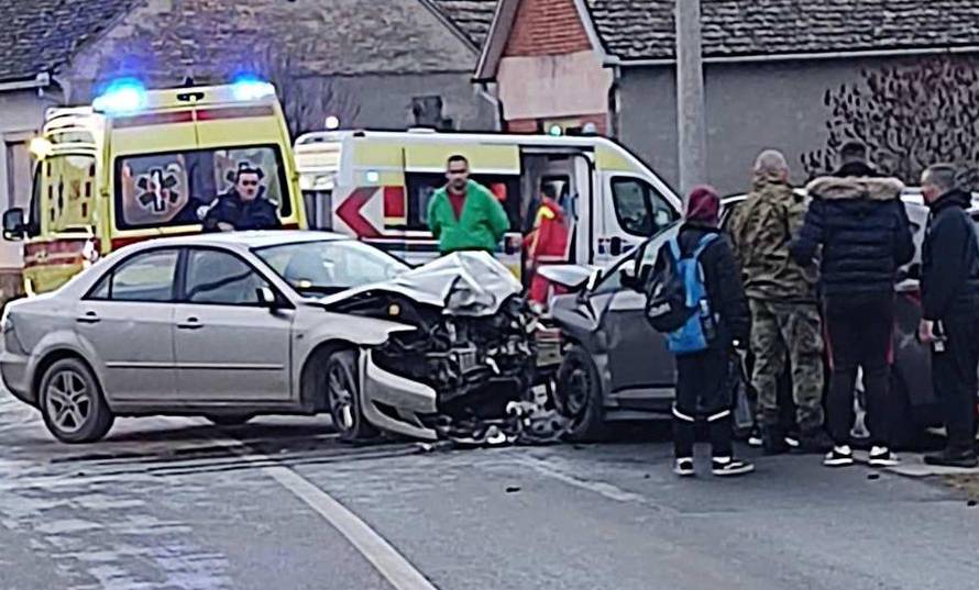 Frontalni sudar u Ivanovcu, dvije žene prevezli u bolnicu