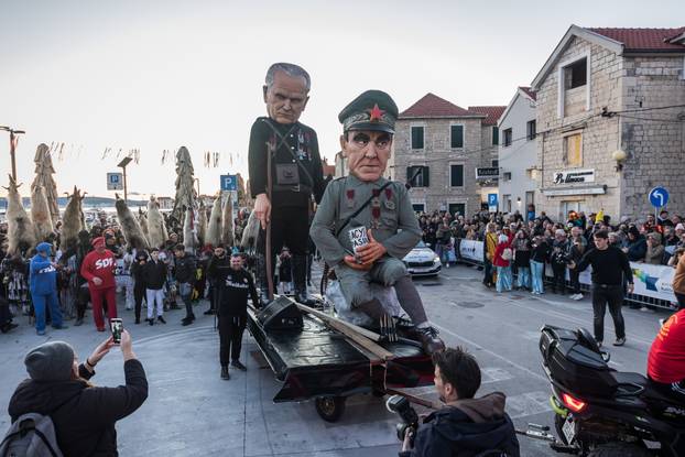 Tito i Ante Pavelić spaljeni kao Krnje u Kaštel Starom