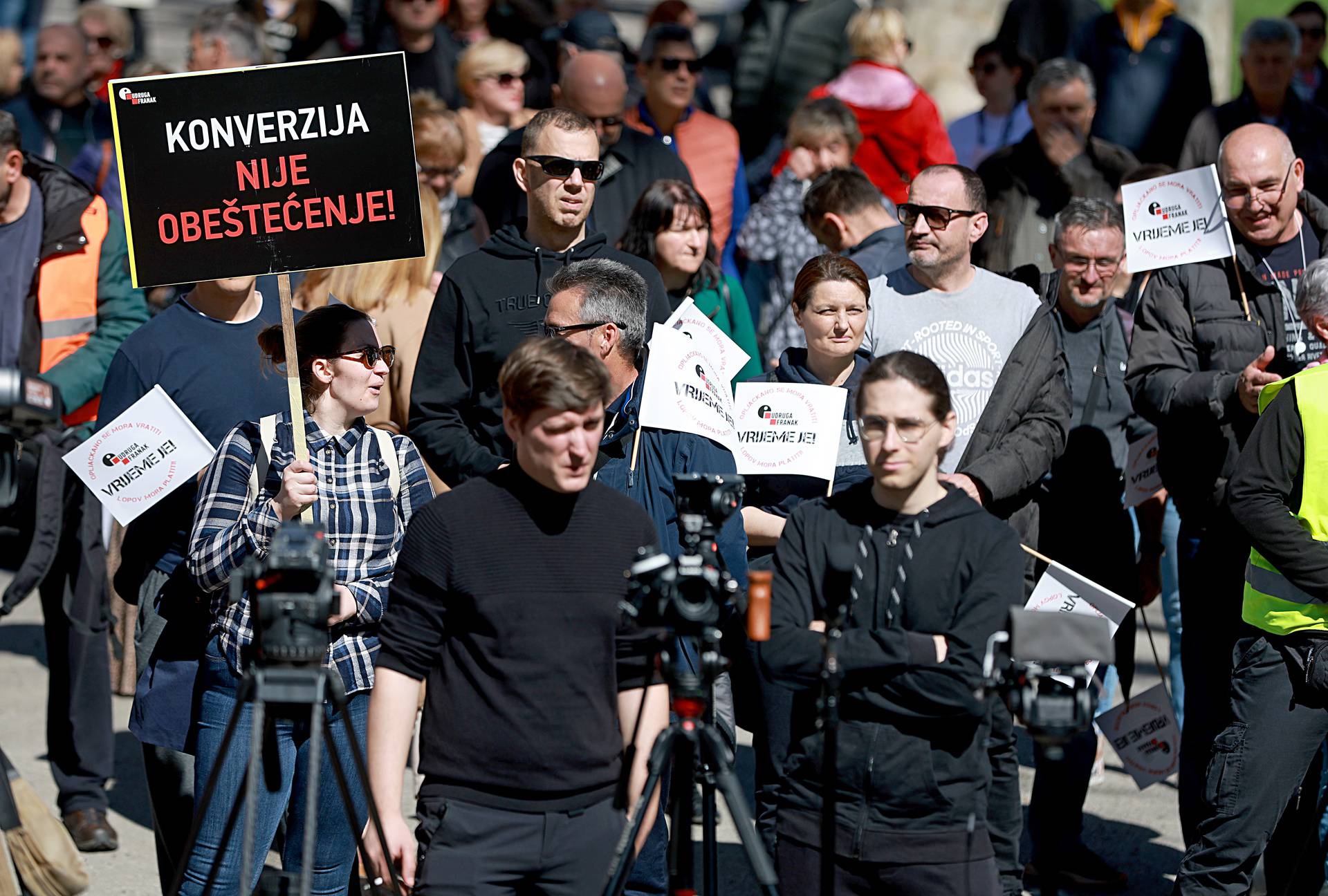 Zagreb: U parku Zrinjevac organiziran prosvjed Udruge franak pod nazivom "Vrijeme je!"