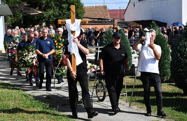 Nova Gradiška: Posljednji ispraćaj Davora Andročeca, bajkera koji je poginuo na motoru u BiH