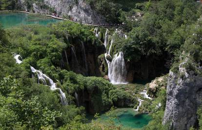 Izraelka (73) pala niz strminu u jezero na Plitvicama i poginula