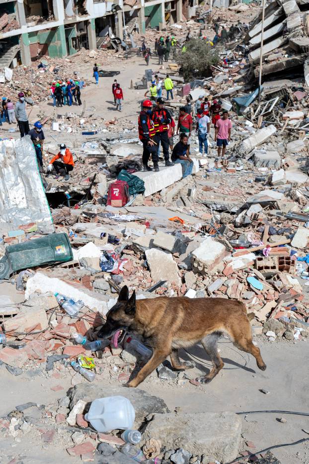  Aftermath of earthquakes, in Caraballeda