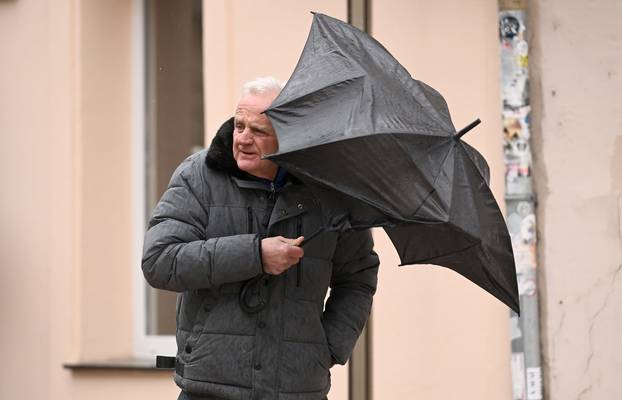 Zagreb: Vjetar, kiša i pad temperature u gradu