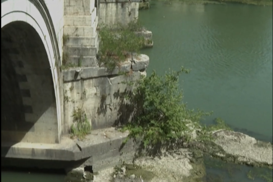 Niski vodostaj Tibera otkrio ostatke mosta iz doba cara Nerona
