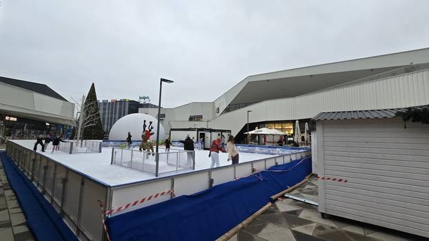 FOTO Pogledajte kako izgledaju adventska klizališta u Hrvatskoj