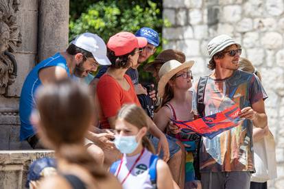 Gužva u Dubrovniku: Sezona je na vrhuncu i grad vrvi turistima