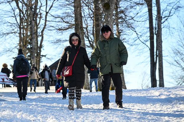 Sunčano novogodišnje jutro na Sljemenu