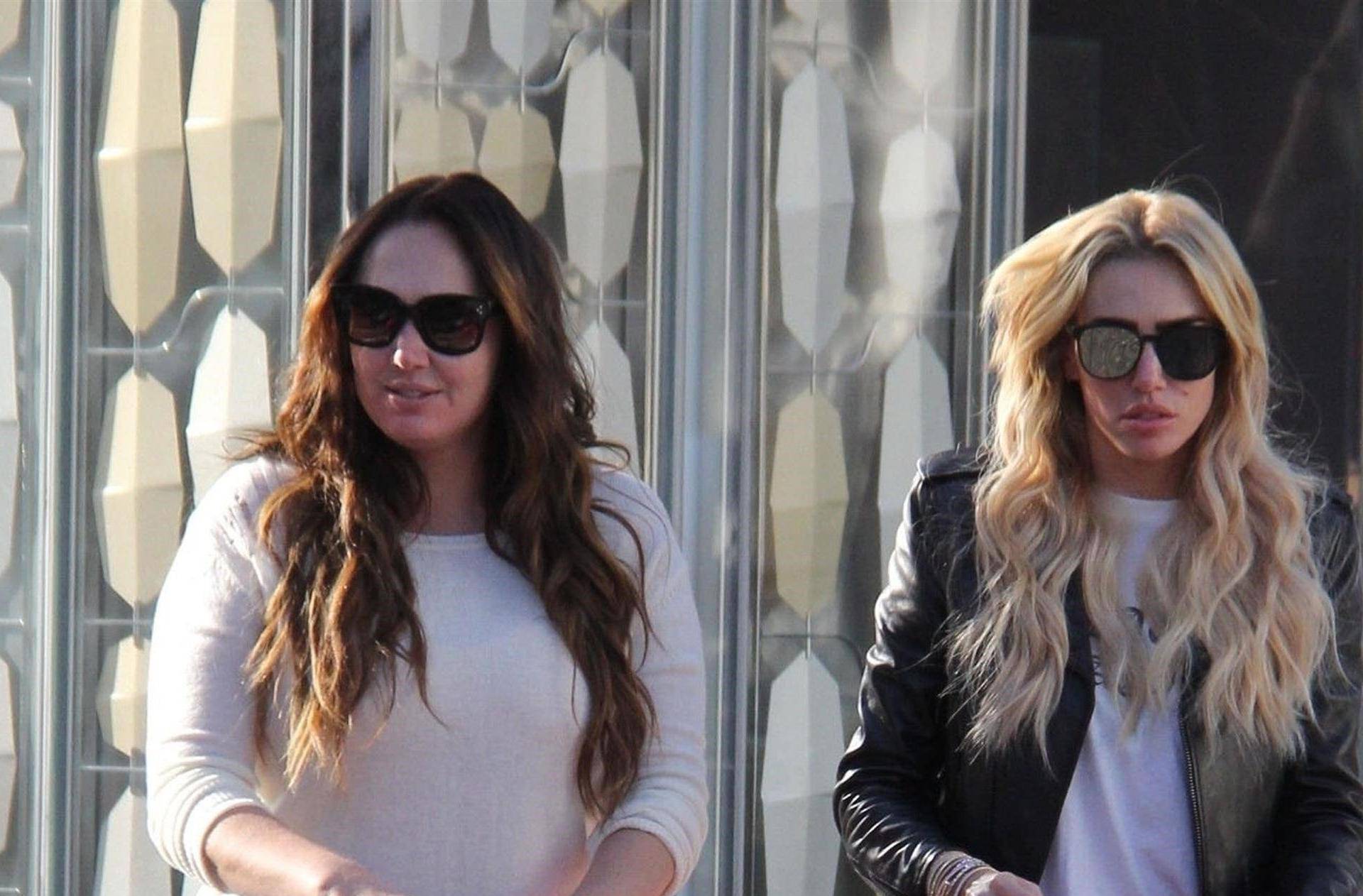 Petra and Tamara Ecclestone take their daughters Christmas shopping